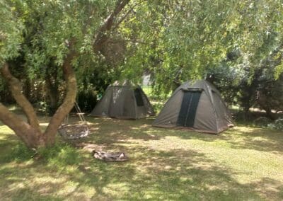 camping klipstoor under trees boesmanskloof-diegalg